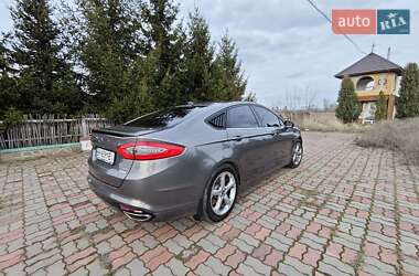 Седан Ford Fusion 2013 в 