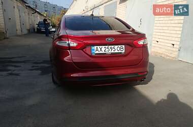Седан Ford Fusion 2015 в 