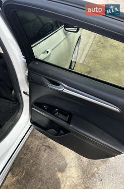 Седан Ford Fusion 2013 в 