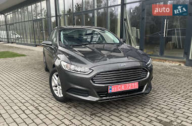 Седан Ford Fusion 2016 в 