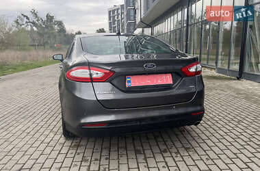 Седан Ford Fusion 2016 в 