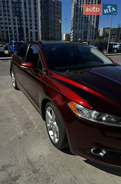 Седан Ford Fusion 2015 в 