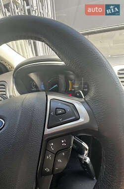 Седан Ford Fusion 2015 в 