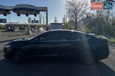 Седан Ford Fusion 2019 в 