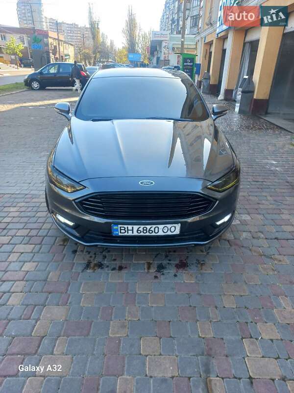 Седан Ford Fusion 2017 в 