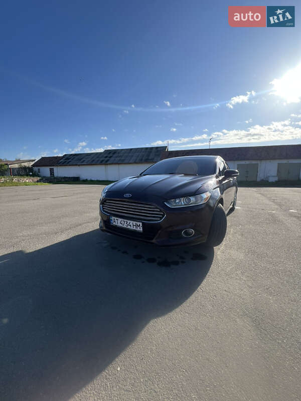 Седан Ford Fusion 2013 в 