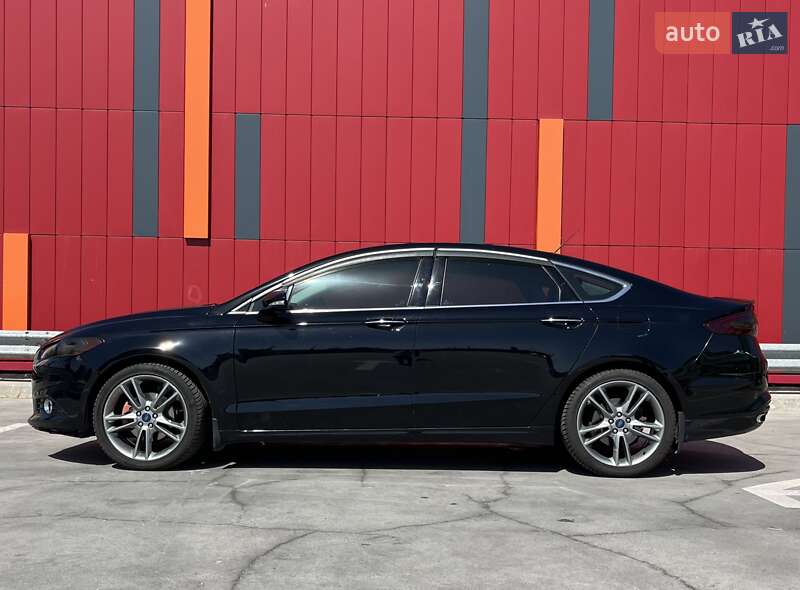 Седан Ford Fusion 2015 в 