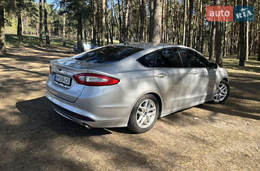 Седан Ford Fusion 2014 в 