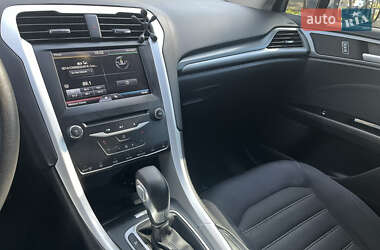 Седан Ford Fusion 2014 в 
