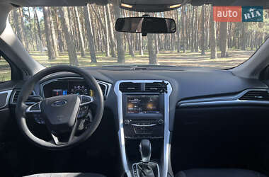 Седан Ford Fusion 2014 в 
