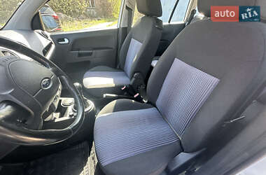 Хетчбек Ford Fusion 2010 в 