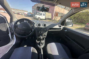 Хетчбек Ford Fusion 2010 в 