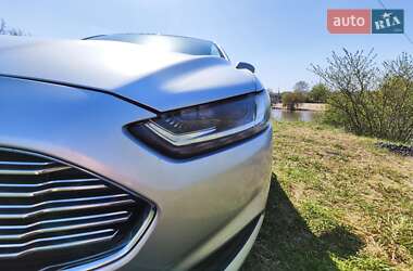 Седан Ford Fusion 2014 в 