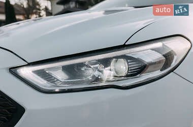 Седан Ford Fusion 2018 в 