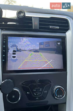 Седан Ford Fusion 2013 в 