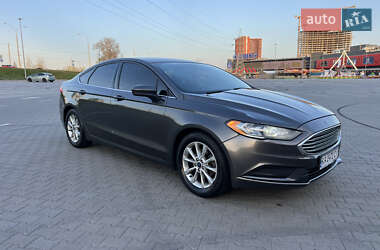 Седан Ford Fusion 2016 в 