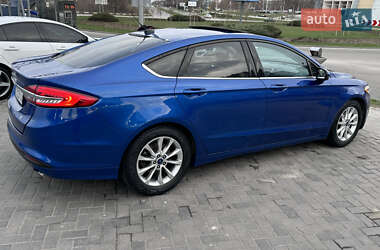 Седан Ford Fusion 2017 в 