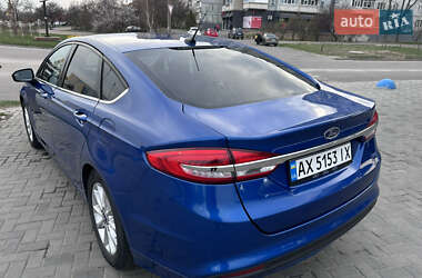 Седан Ford Fusion 2017 в 