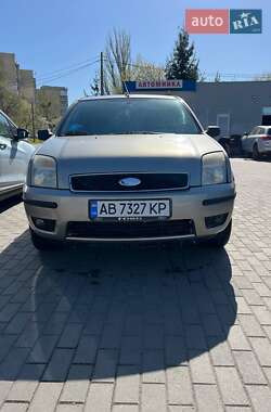 Хэтчбек Ford Fusion 2003 в 