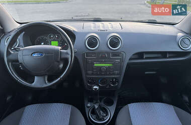 Хэтчбек Ford Fusion 2008 в 