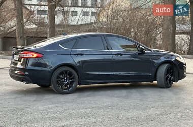 Седан Ford Fusion 2020 в 