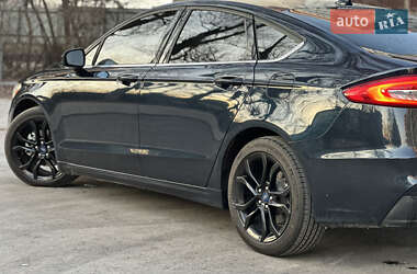 Седан Ford Fusion 2020 в 