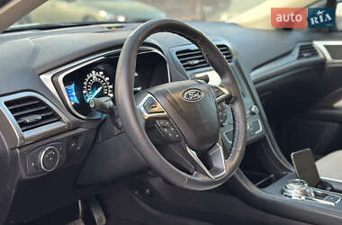 Седан Ford Fusion 2020 в 