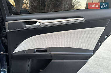 Седан Ford Fusion 2020 в 