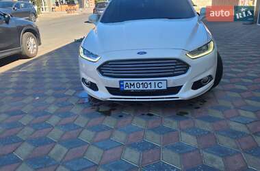 Седан Ford Fusion 2015 в 