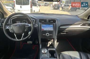 Седан Ford Fusion 2016 в 