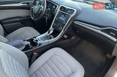 Седан Ford Fusion 2015 в 