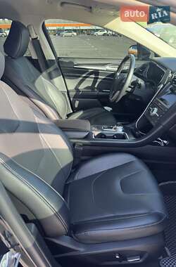 Седан Ford Fusion 2020 в 