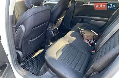 Седан Ford Fusion 2013 в 