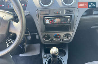 Хэтчбек Ford Fusion 2011 в 