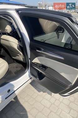 Седан Ford Fusion 2014 в 