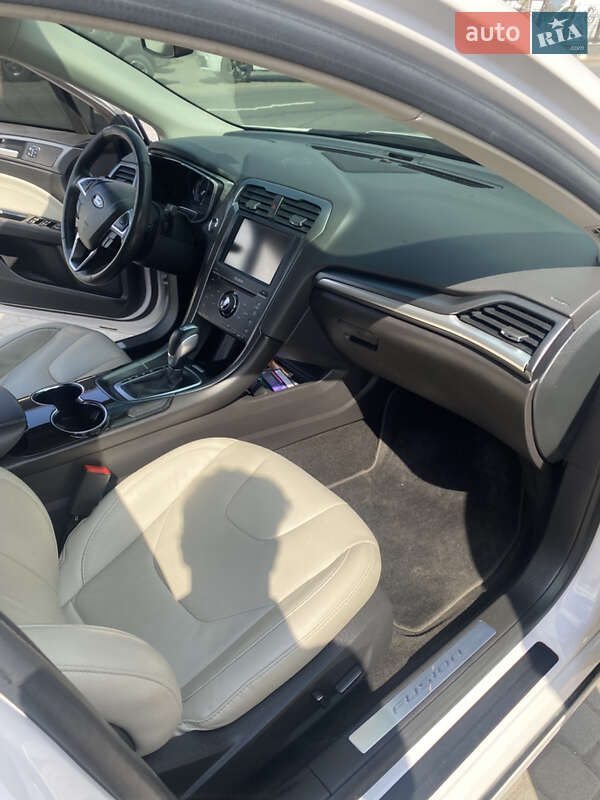 Седан Ford Fusion 2014 в Черновцах