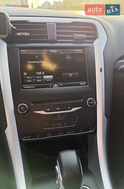 Седан Ford Fusion 2014 в 