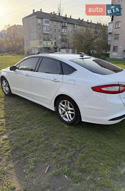 Седан Ford Fusion 2014 в 