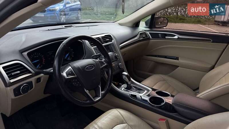 Седан Ford Fusion 2013 в Львове