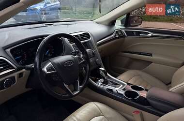 Седан Ford Fusion 2013 в 