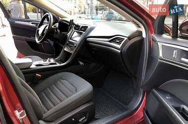 Седан Ford Fusion 2018 в 