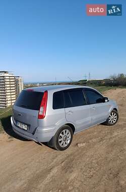 Хэтчбек Ford Fusion 2011 в 