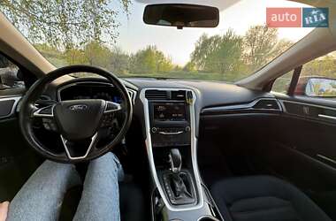 Седан Ford Fusion 2013 в 