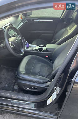 Седан Ford Fusion 2012 в 