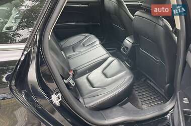 Седан Ford Fusion 2017 в 