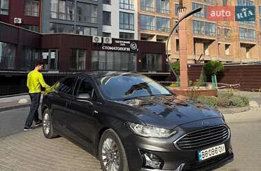 Седан Ford Fusion 2019 в 