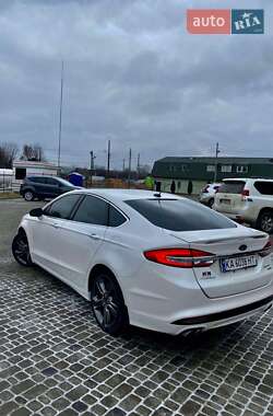 Седан Ford Fusion 2016 в 