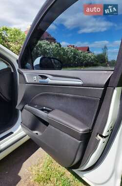 Седан Ford Fusion 2014 в 