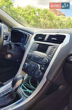 Седан Ford Fusion 2014 в 