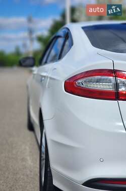 Седан Ford Fusion 2014 в 